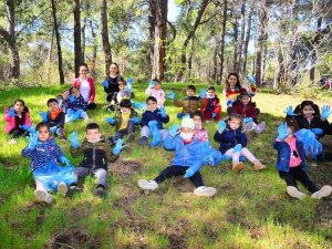 Minik Öğrenciler, Doğada Çevreyi Temizledi