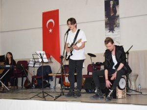 Gençler Arası Ses Ve İ̇cra Yarışması Büyük İlgi Gördü