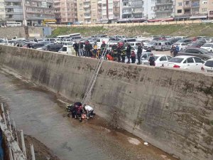 5 Metre Yükseklikten Dereye Düştü