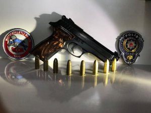 Siirt’te Bir Araçta Yapılan Aramada Ruhsatsız Tabanca Ele Geçirildi