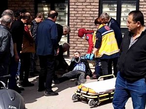 Çarptığı Yaralıyı Hastaneye Götürürken Yolda Bıraktı