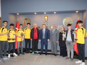 Derece Yapan Öğrenciler, Müdür Aşcı İle Bir Araya Geldi