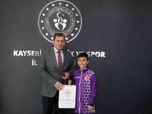 Ali İ̇hsan Kabakcı Şampiyonları Ağırladı