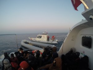 Balıkesir Açıklarında 30 Düzensiz Göçmen Kurtarıldı