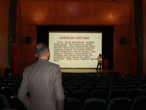 Tatvan’da ‘Diksiyon Eğitimi Atölyesi’ Kursu