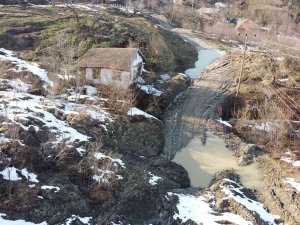 Bartın’da 16’sı Büyük 39 Heyelan Meydana Geldi