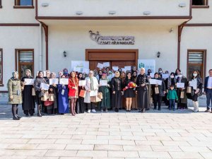 Uzmanlar, Arı Ürünlerinin Anne Ve Çocuk Beslenmesindeki Yerini Konuştu