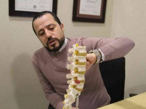 Ameliyat Gerektirmeyen Bel Ağrısına 15 Dakikada Çözüm