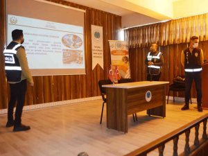 Öğrencilere Mesleklerini Tanıttılar