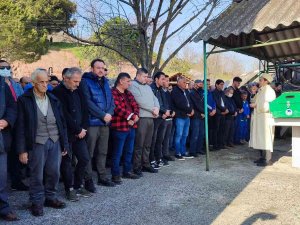 Bir Kere Öldü, İki Kere Defnedildi