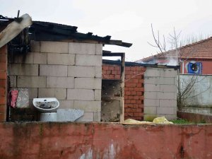 Yangın, Eğlence Mekanını Küle Çevirdi