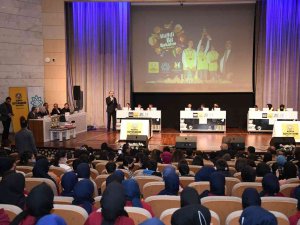 Başkan Altay “Haydi Bil Bakalım” Finalinde Öğrencilerin Heyecanına Ortak Oldu