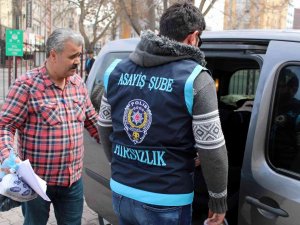 Evden Ziynet Eşyası Çalan Kadınlar Yakalandı