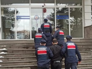 Kablo Hırsızları Jandarmadan Kaçamadı