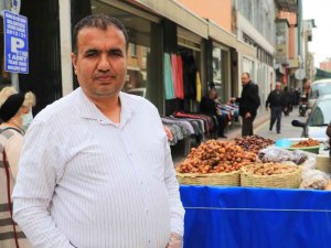Davutoğlu’na Tepki Gösteren Esnaf Konuştu: “İ̇hanet Haini Vurur”