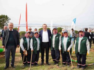 Ayvalık’ta 22 Dönüme 2022 Fidan...