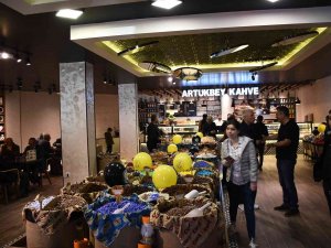 Nusaybin’de Artukbey Kahve Şubesi Açıldı