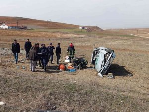 Araçta Sıkışan Sürücüyü İtfaiye Kurtardı