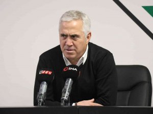 Sakaryaspor, Teknik Direktör Coşkundere İle Yollarını Ayırdı