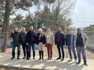 Ak Parti Grubu, Pitbulların Birbirini Parçaladığı Barınağı İnceledi