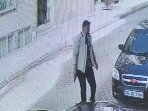 Sokak Ortasında Kurusıkı Tabancanın Dipçiğiyle 2 Kardeşi Darp Etti, O Anlar Kameralara Yansıdı