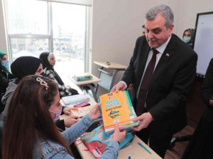 Beyazgül Genç Öğrencilerle Bir Araya Geldi