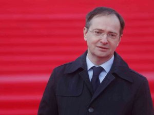Rus Müzakere Heyetinin Başkanı Medinskiy: “Kiev Ve Çernihiv’de Gerilimi Düşürme Kararı Ateşkes Anlamına Gelmiyor”