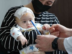 4,5 Aylık Niko, Ölümcül Beyin Tümöründen Samsun’da Kurtuldu