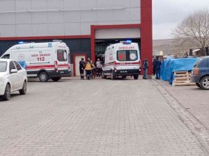 Güneş Enerjisi Paneli Onaran 3 İşçi Çatıdan Düştü