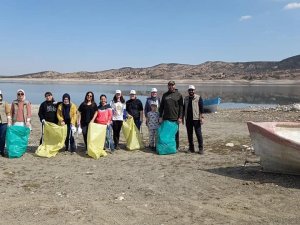 Kütahya Porsuk Barajı Kenarında Atık Toplama Etkinliği