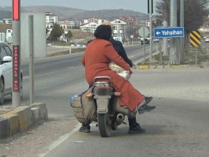 Motosikletle Tehlikeli Yolculuk Kamerada