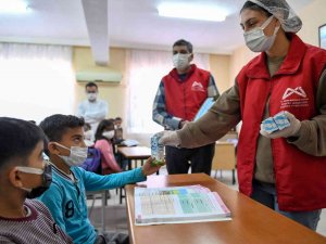 Büyükşehir Belediyesi, Öğrencilere 1 Milyon 500 Bin Adet Kutu Süt Dağıtmayı Hedefliyor
