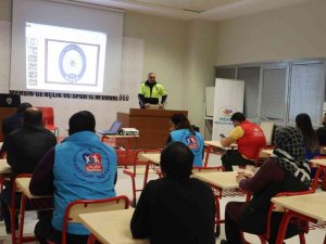 Mersin Gençlik Merkezi Personeline Trafik Eğitimi