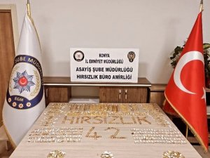 Kuyumcu Soyguncusu Tutuklandı, 4 Kilogram Altın Sahibine Teslim Edildi