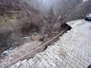 Dereiçi Köyünün Yangından Sonra Bu Kez De Toprak Kayması İle Başı Dertte
