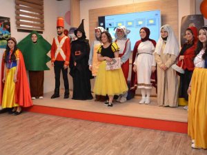 “Kim Korkar Kırmızı Başlıklı Kızdan” Adlı Çocuk Oyununu Sahneledi
