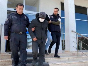 Polis Altınları Elektrikli Süpürgeyle Toplamıştı, 2 Kişi Serbest Bırakıldı