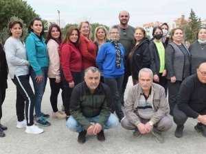 Balıkesirli Kadın Efeler Zeybek Ve Çökertme Öğrendi