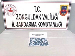 Yolcunun Üzerinden 173 Adet Sentetik Uyuşturucu Çıktı