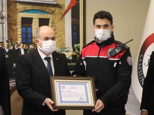 La Casa De Samsun Olayında Kardeşleri Yakalayan Polislere Ödül