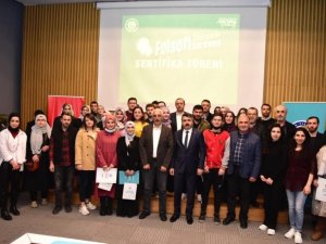 Felsefi Düşüncenin Serüveni Atölyesi Mezunlarını Verdi