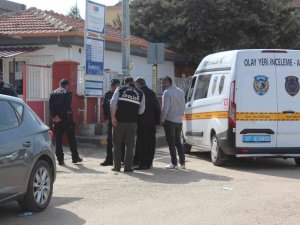 Velilerin Okul Önündeki Kavgasında Kan Aktı