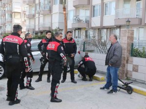Emekli Polis Tartıştığı Komşusunu Silahla Yaralayıp, Parkta Teslim Oldu