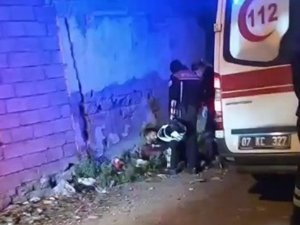 Bıçaklanan Gencin Karşısında Gülüşerek Video Çektiler, Kameraya Da Poz Verdiler