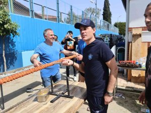 Adana Demirspor’a 20 Metrelik Kebap Ziyafeti