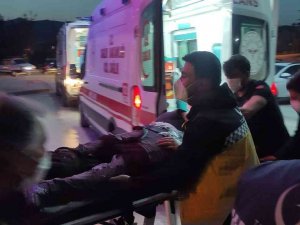 Kırmızı Işıkta Otomobile Silahlı Saldırı: 1 Yaralı