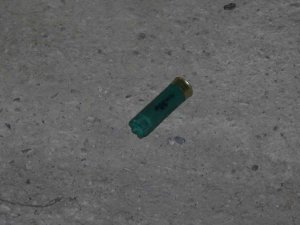 Kendisini Polis Olarak Tanıtan Restoran Bekçisi 2 Kişiyi Silahla Yaraladı