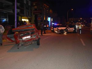 Önce Arkadan Çarptı Sonra Kaçtı: 1 Yaralı