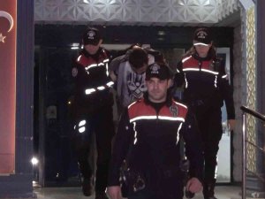 Yunus Timlerinin Dur İhtarına Uymadı, 20 Kilometre Kaçtı...yüklü Uyuşturucu İle Yakalandı