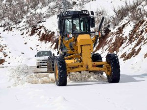 Çığ Düşmesi Sonucu Kapanan Bayburt - Araklı Kara Yolu Ulaşıma Açıldı